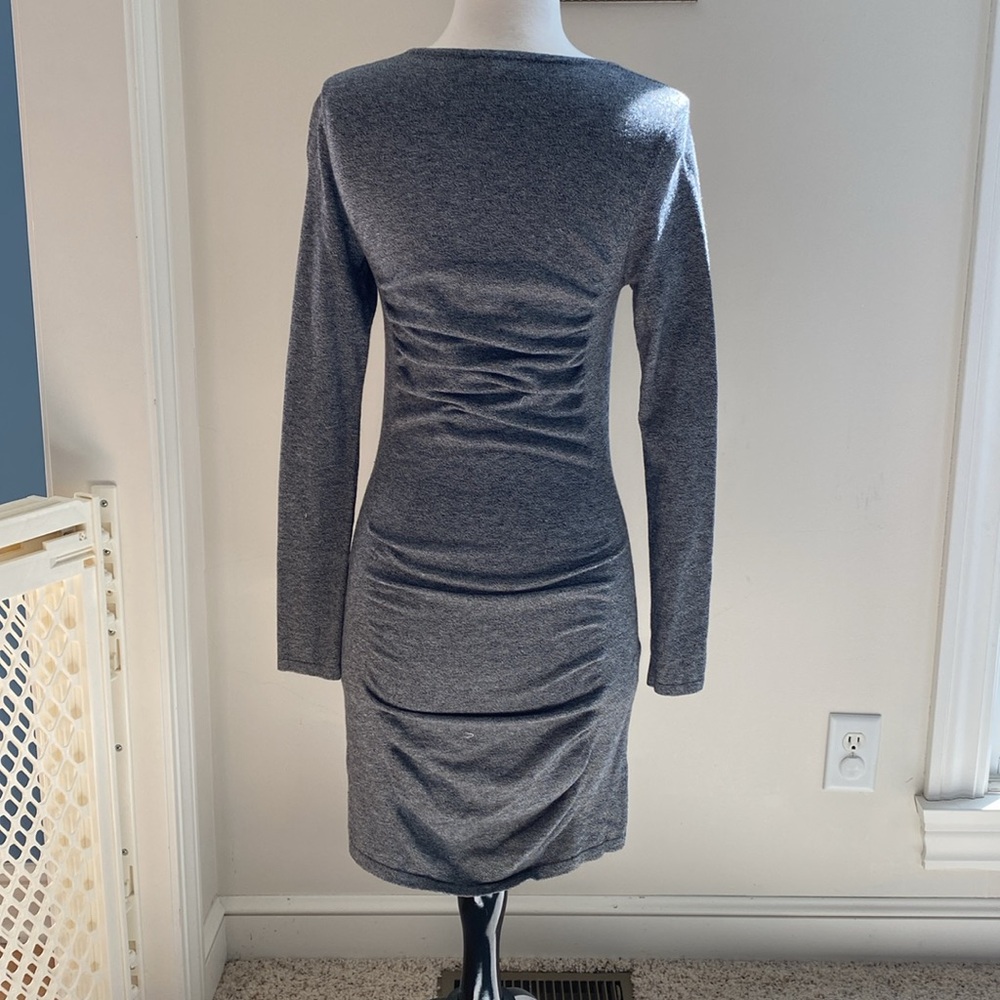 • Express Ruched Dress • - Picture 4 of 6